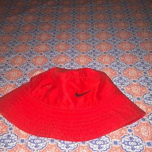 Red & black Nike toddler bucket hat